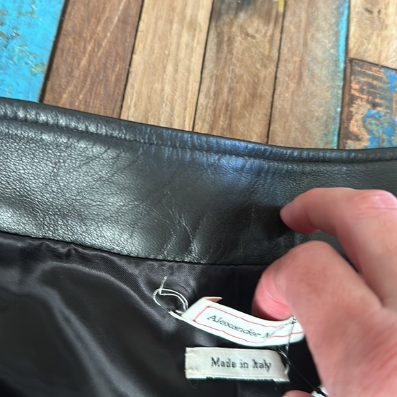 Alexander McQueen eyelet-embellished leather shorts Sz 44 **NWT** - Picture 10 of 15